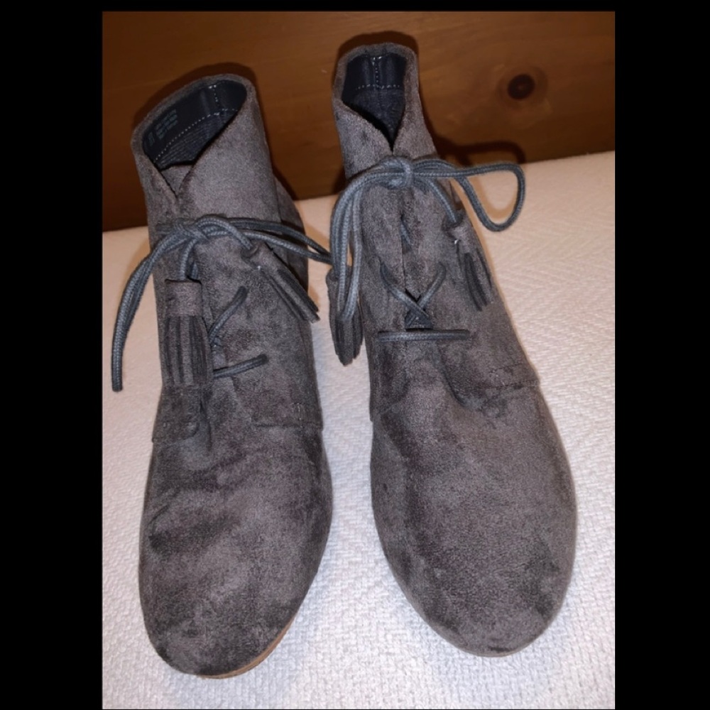 NWT, Dr. Scholl’s Booties, Gray, Size 6.5 Medium